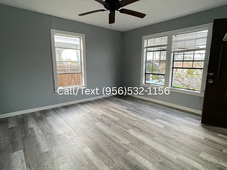 2901 Soledad St — Photo 2