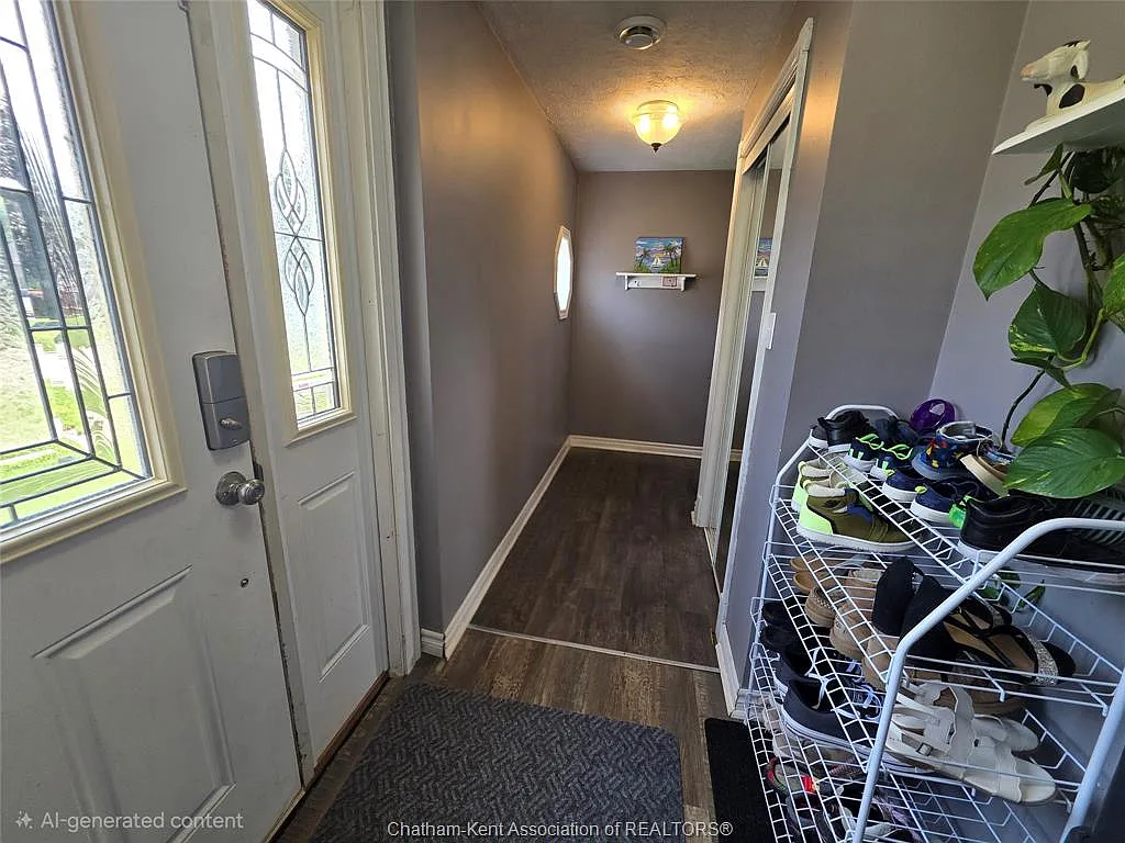 3 bed, $2,000 — Photo 3