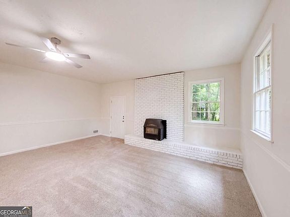 5th image of 20 Woodland Way