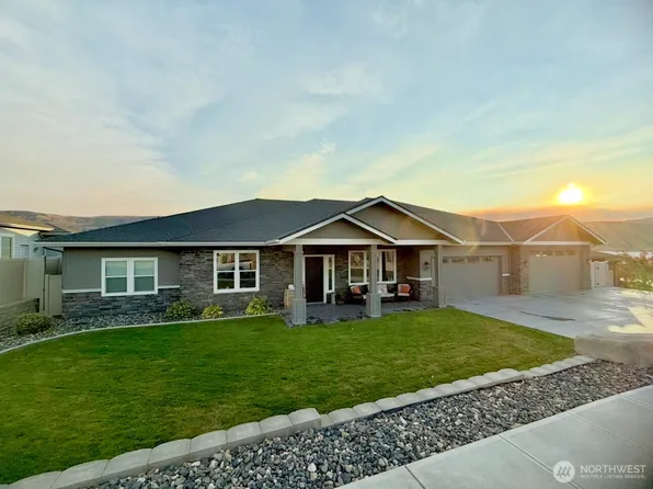 2858 SE Falcon View Drive, East Wenatchee, WA 98802