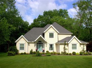 450 Winchester Rd, Akron, OH 44333