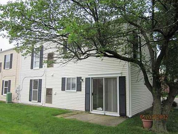 3rd image of 1736 Orchard Dr #37