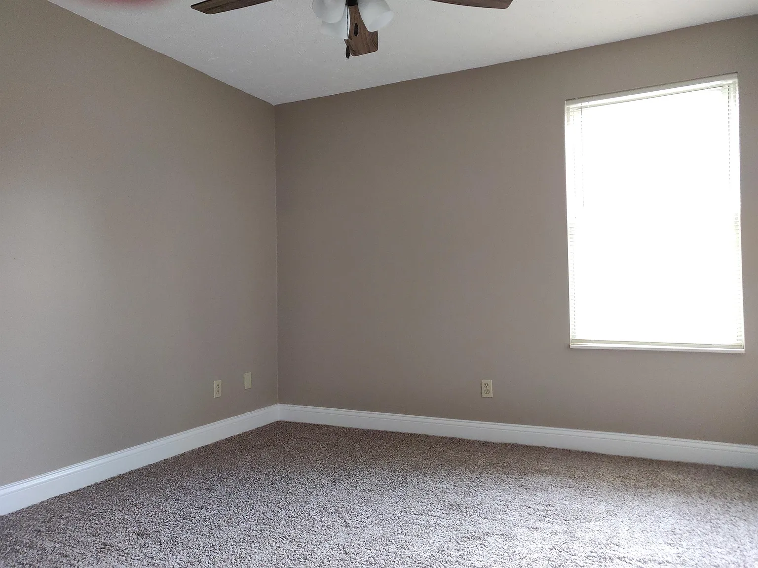 625N4 #11 — Photo 3