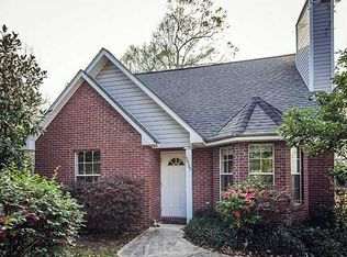 5925 Cedar Rd, Ocean Springs, MS 39564