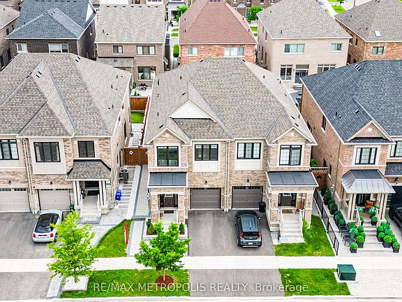 3rd image of 98 Laing Dr