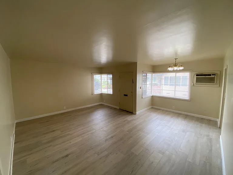 5712 N Charlotte Ave — Photo 25
