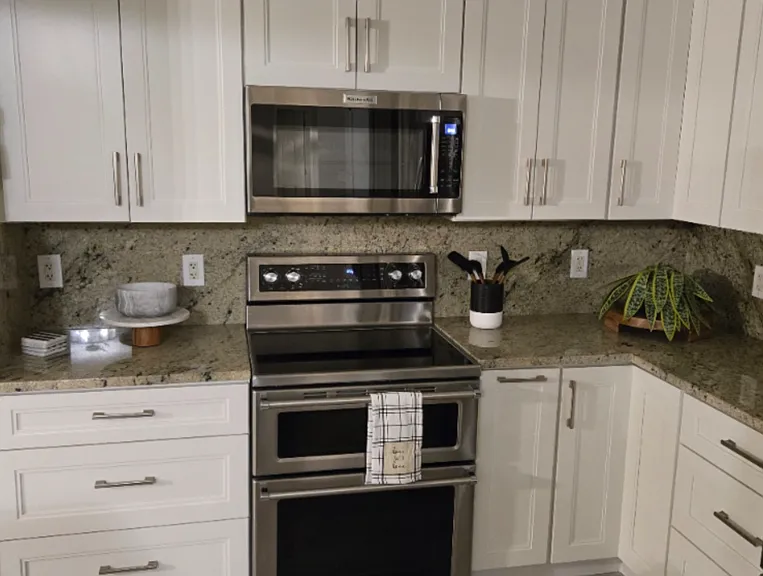 241 Riverside Dr #2209 — Photo 4