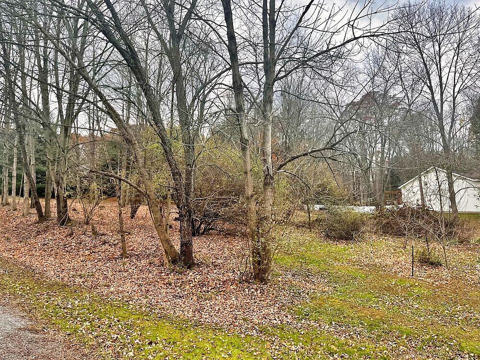 2nd image of 873 Terrace View Dr