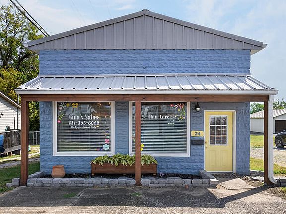 4th image of 24 N Spring St