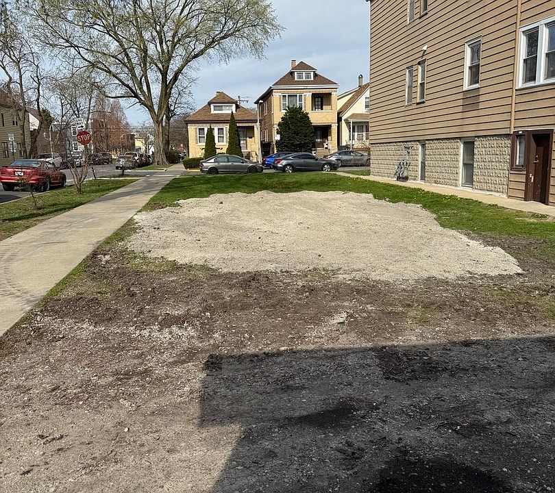 2nd image of 4557 S Francisco Ave