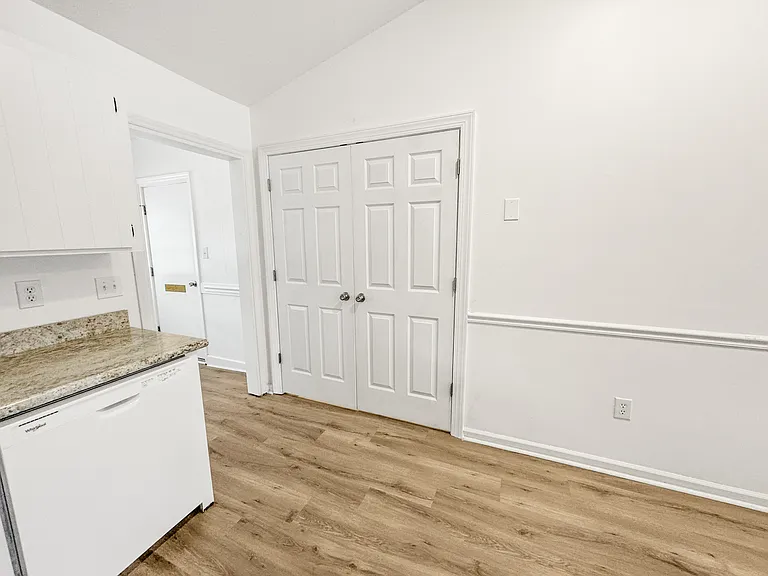 105 Browning Ln — Photo 11