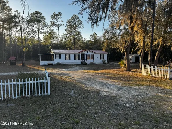 121 PARIS Street, Interlachen, FL 32148