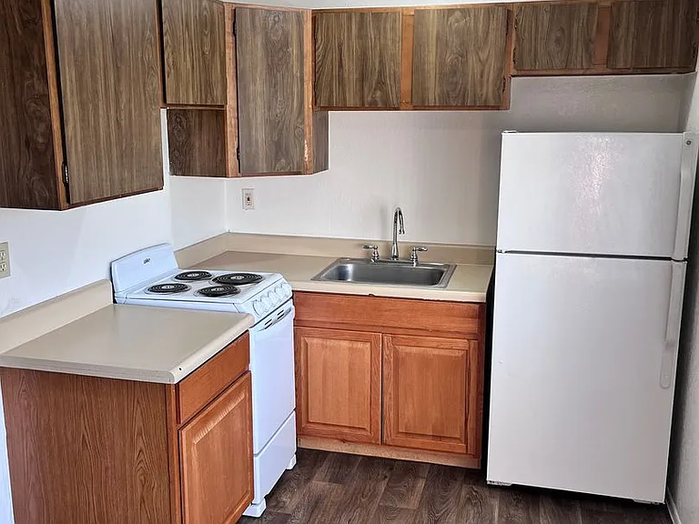 3052 N Alvernon Way — Photo 3