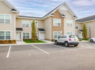 4106 Fox Hill Dr, Calverton, NY 11933