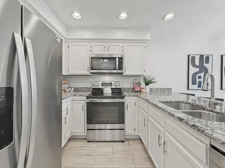 2892 W Long Cir #B — Photo 10
