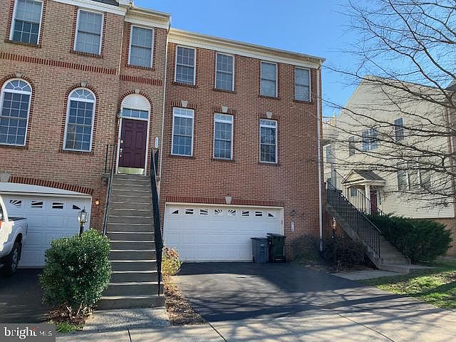 2nd image of 818 Maple Flats Ter
