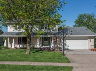 1940 NW 89th St, Clive, IA 50325