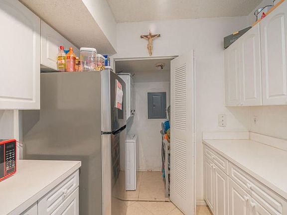 5th image of 284 Village Blvd APT 9201