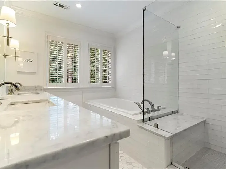 3825 Peachtree Dunwoody Rd NE — Photo 56
