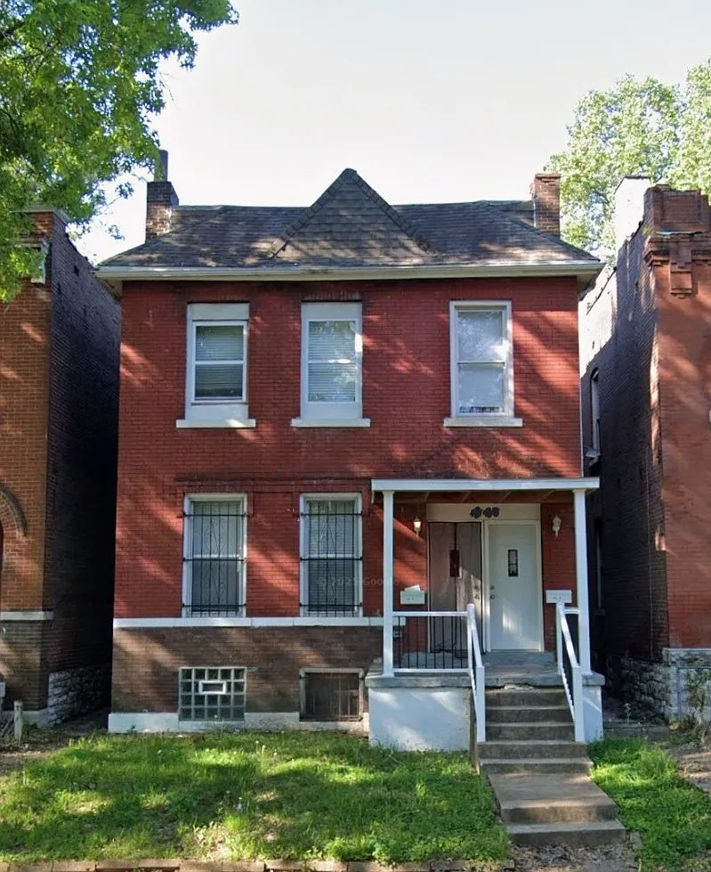 Saint Louis Ave, Saint Louis — Photo 1