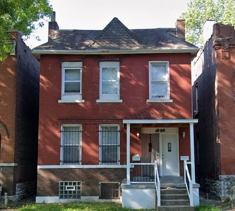 Saint Louis Ave
