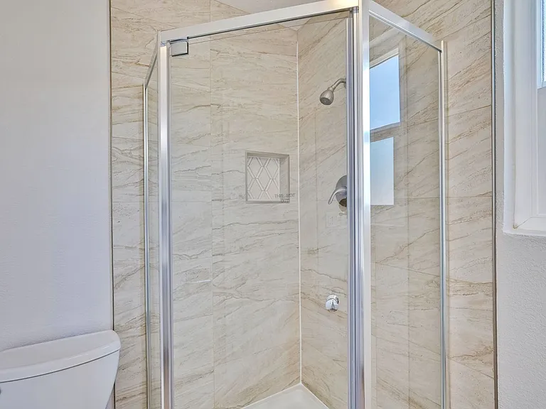 6063 Pineland Ave — Photo 38