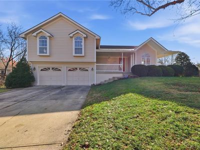 1325 NE Foxwood Dr, Lees Summit, MO, 64086