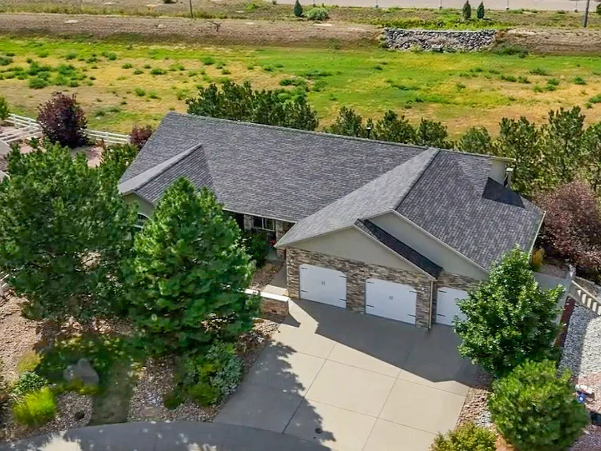 5 bed, 5000 sqft, $5,000 — Photo 3