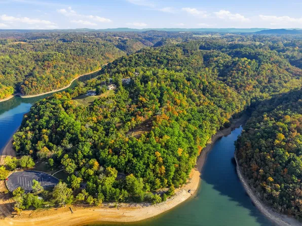100 Bohart Ln, Byrdstown, TN 38549
