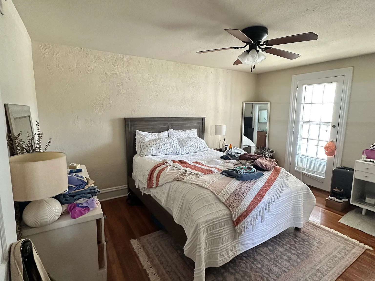 1 bed, $1,300 — Photo 2