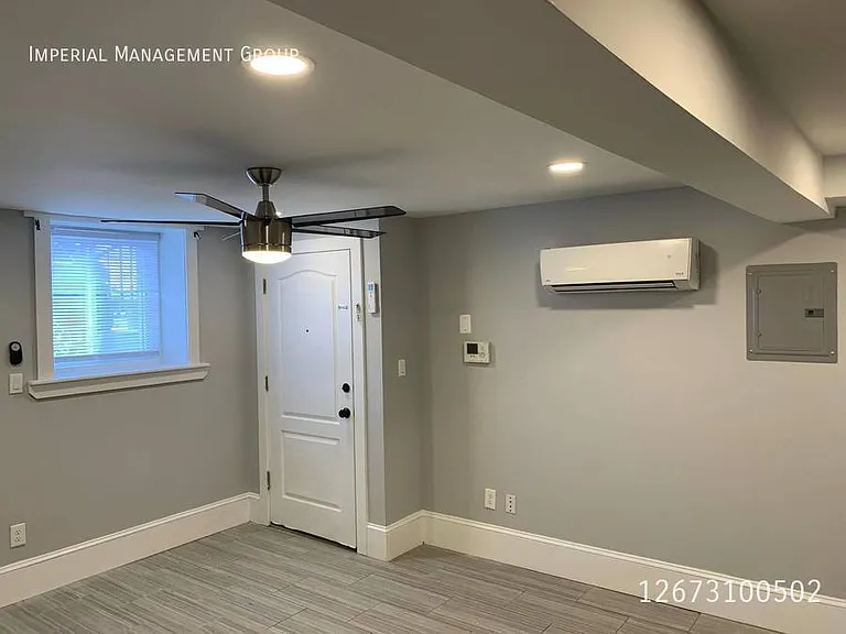 536 W King St #B6 — Photo 11