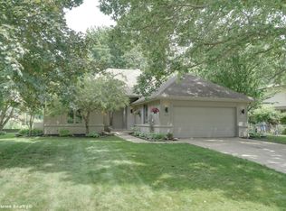 4313 75th St, Urbandale, IA 50322