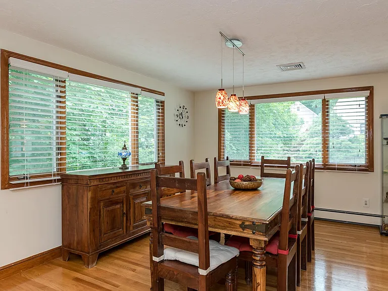 1 Radcliffe Rd — Photo 8