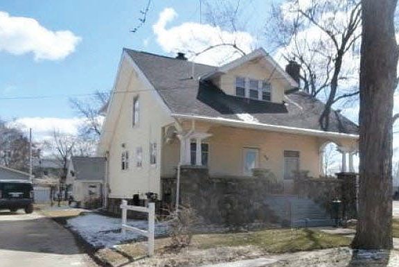 5th image of 100 N Mackinaw St