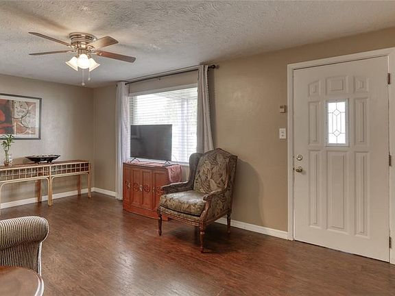 2nd image of 2048 Melody Dr