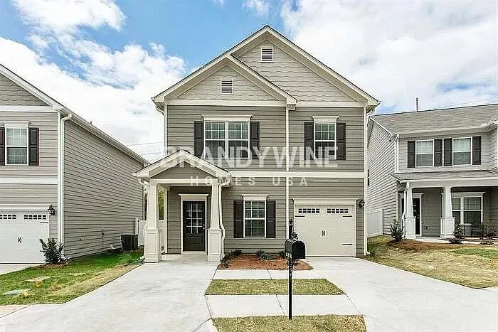 3 bed, 2.0 bath, 1215 sqft, $1,957 — Photo 2