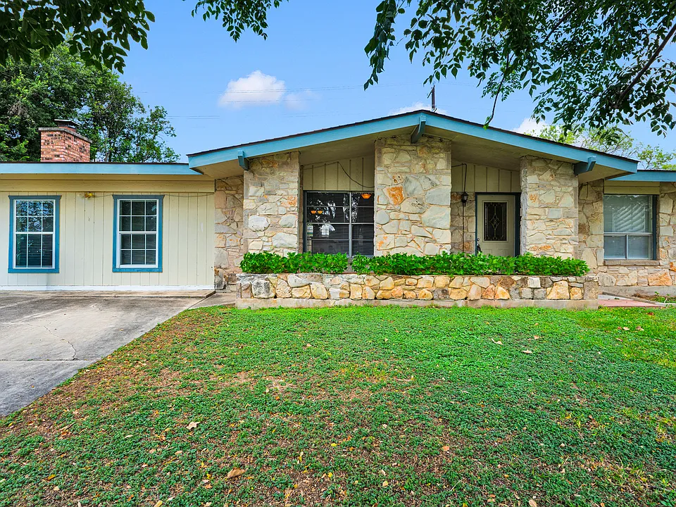 417 E Lindbergh Blvd