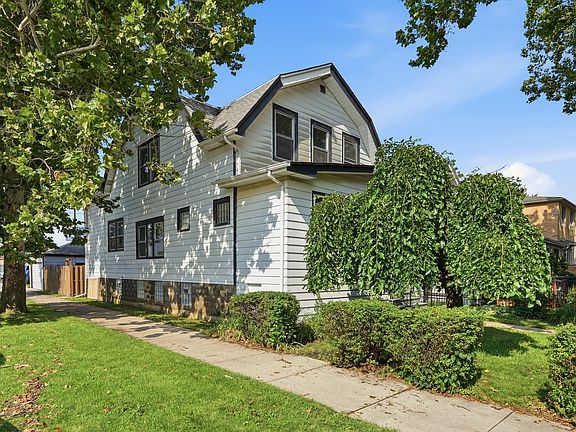 3rd image of 5258 W Dakin St