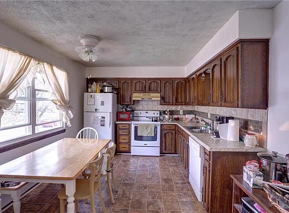 4th image of 2673 SW Shamrock Dr