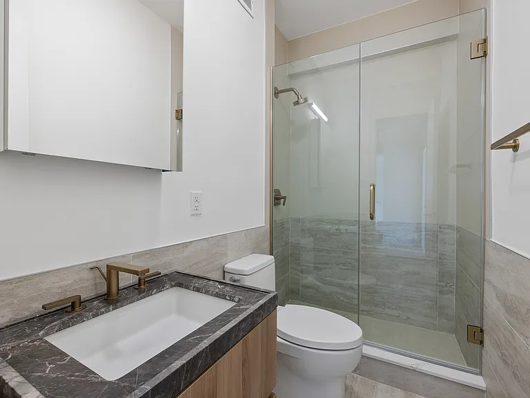 340 E 52nd St #PHC — Photo 8