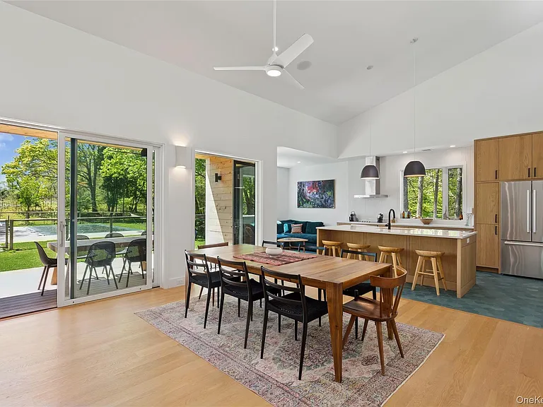 6710 Soundview Ave — Photo 9
