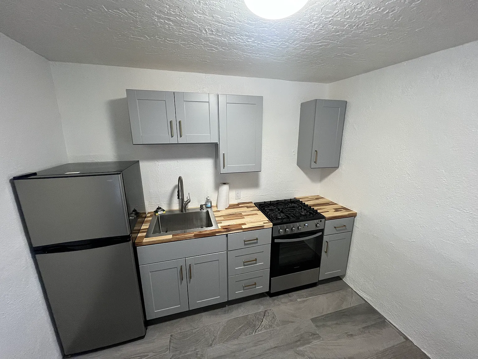 755 Dunlap St — Photo 2