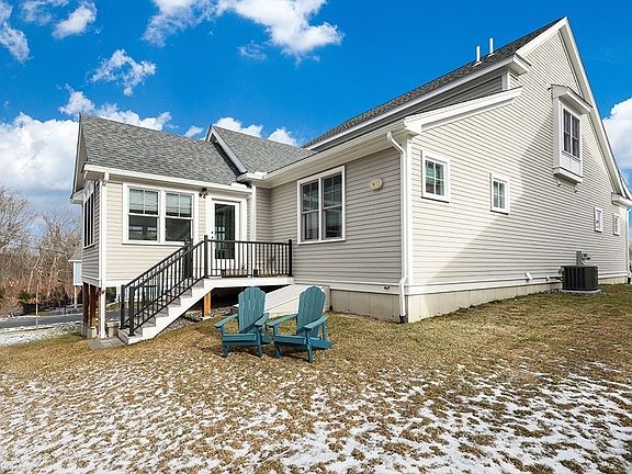 3rd image of 47 Weston Ln #47