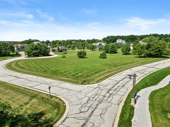 2960 Spring Rain Ct, Valparaiso, IN 46385