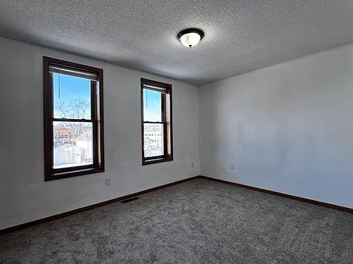418 N Walnut St #B Photo 1