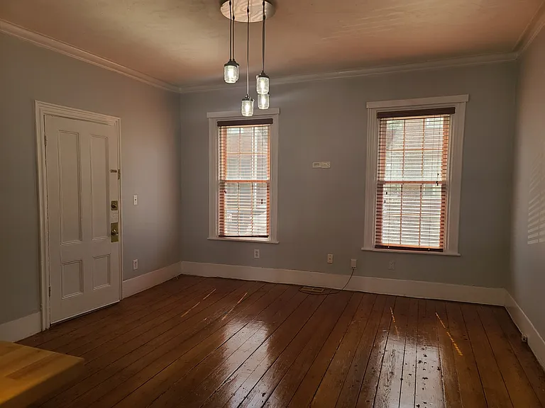 216 W 9th St #1 — Photo 12