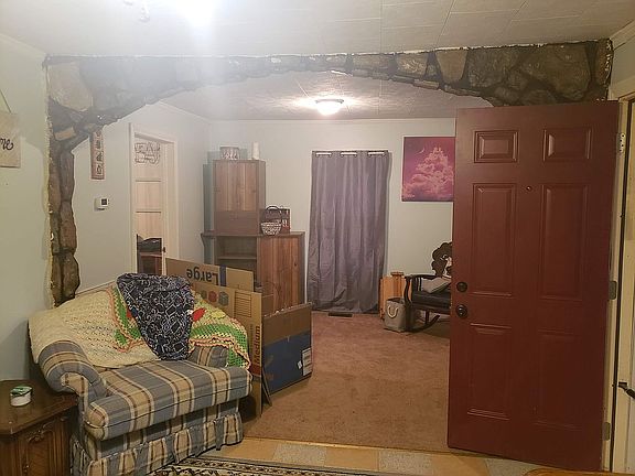 5th image of 1903 E Myrtle Ave