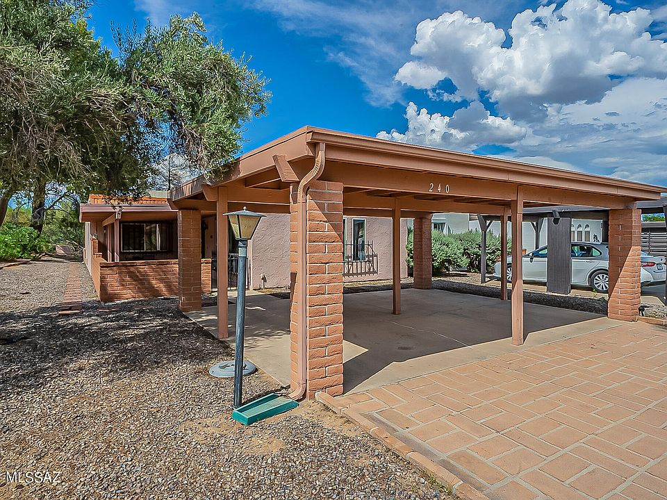 1st image of 240 W Placita De Los Anillos