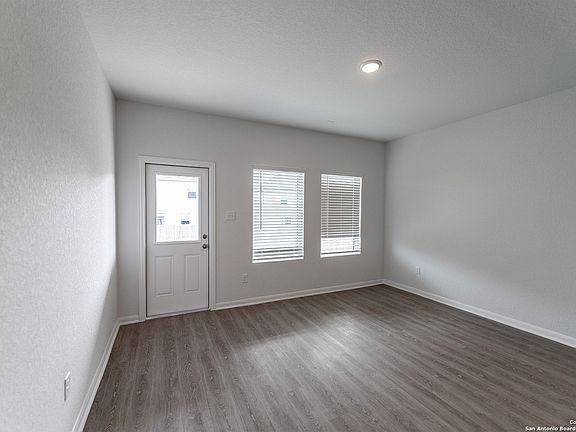 2nd image of 6632 Cibolo Springs