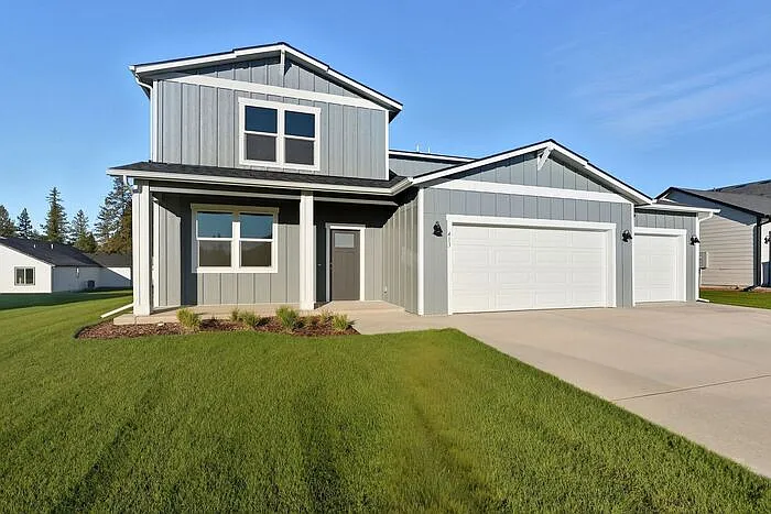 4 bed, 3.0 bath, 2430 sqft, $2,895 — Photo 2